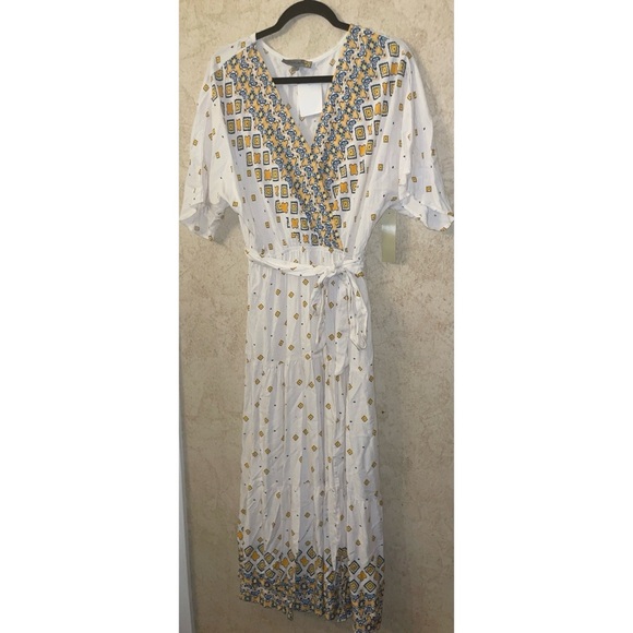 Figueroa & Flower WRAP MIDI DRESS (Length 50”P2P 23”
Waist across 13”) - Picture 2 of 7